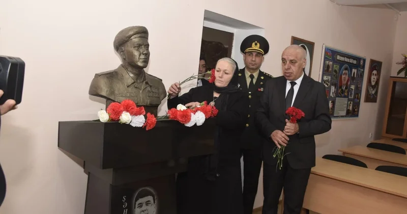 ...Onun özü Günəş!