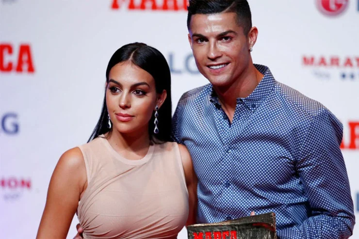 Ronaldo sevgilisini belə təbrik etdi