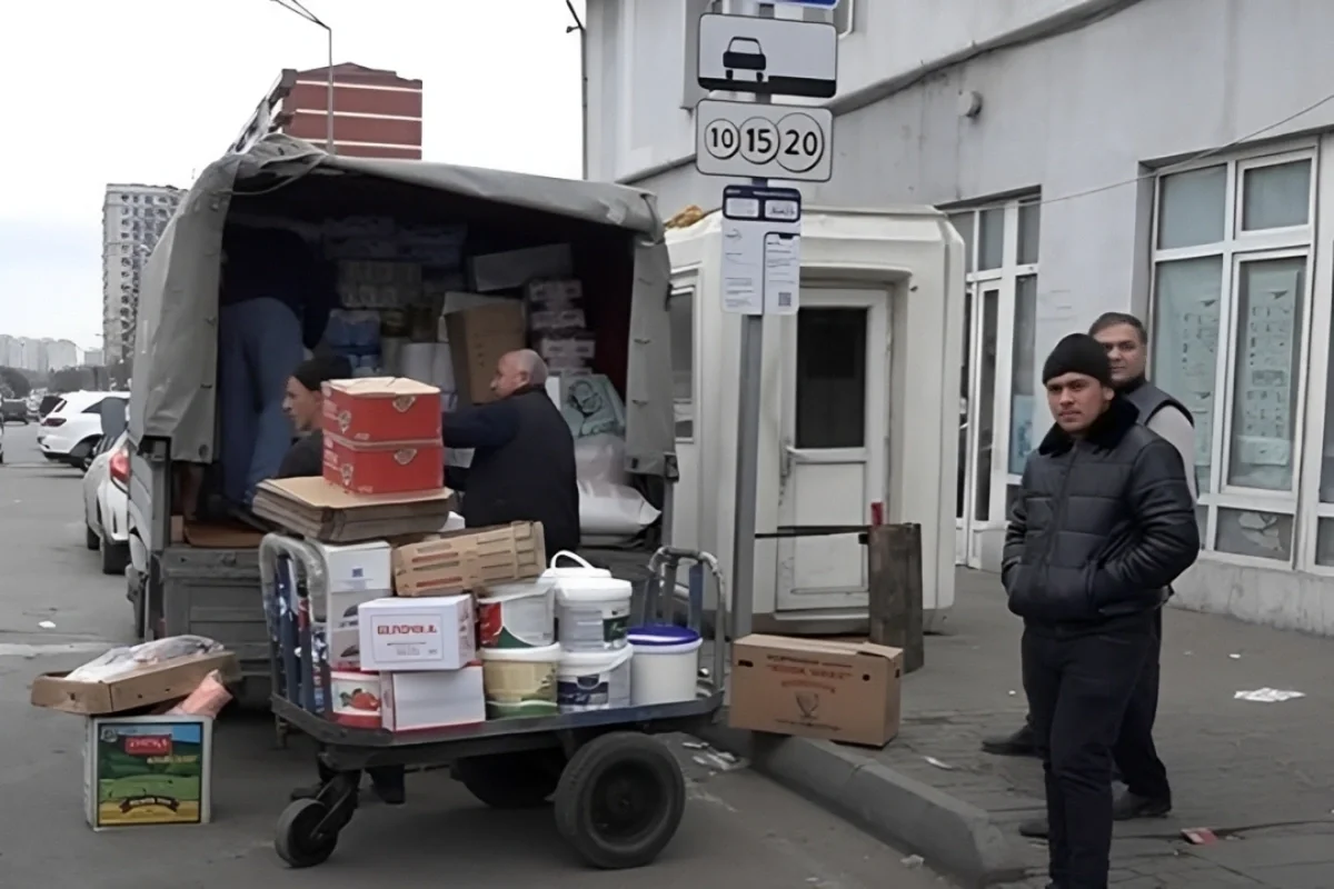 Keşlə bazarı ndan köç edən satıcılar NARAZIDIRLAR