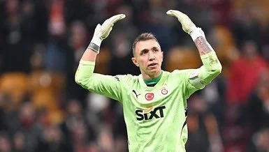 Muslera gələcəyi ilə bağlı hələ qərar verməyibmiş