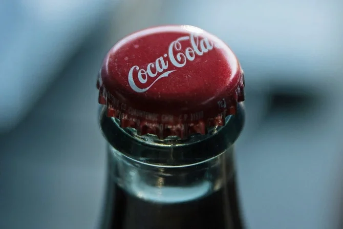 Coca Cola nın tərkibində xərçəng yaradan MADDƏ AŞKARLANDI: Azərbaycanda vəziyyət necədir?