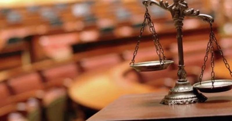 Rusiyada hərbi komissarlığı yandırmaq istəyən 14 yaşlı yeniyetməyə 7 il həbs cəzası verilib