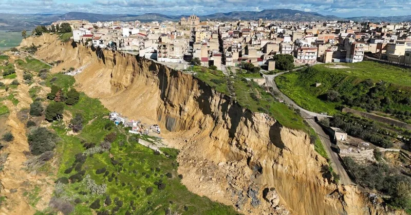 Сицилийский город Нишеми балансирует на краю обрыва ФОТО ВИДЕО