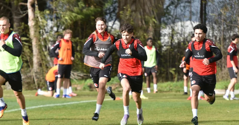 Azərbaycan millisinin futbolçusu Almaniyada komandasını dəyişib