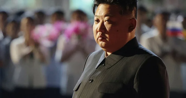 Северная Корея демонстрирует военную мощь: Ким Чен Ын и его дочь на испытаниях новейшей РСЗО