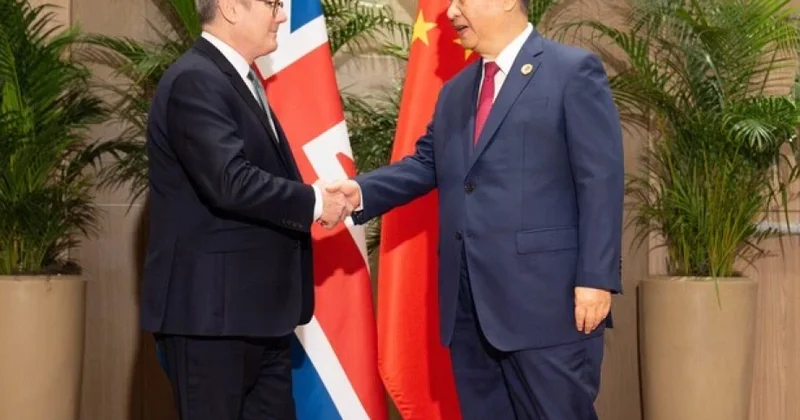 Britaniya Çin ilə əlaqələri gücləndirir