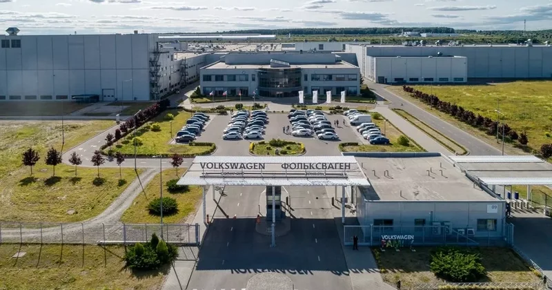 В Калуге вспыхнул пожар на бывшем заводе Volkswagen ВИДЕО