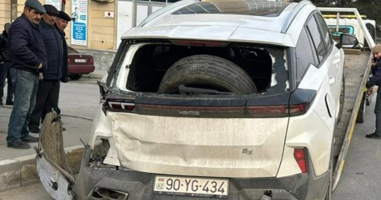 Столкновение в Сумгайыте: Haima, Mercedes и Opel в ДТП Minval Politika