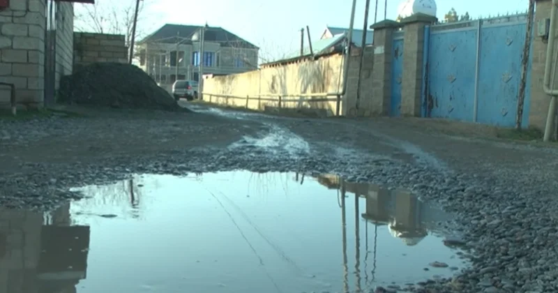 Yaxşı balıq tutmaq olar, işə gedib gəlməyə gəmi lazımdır İmişli sakinlərini çıxılmaz vəziyyətə salan yol