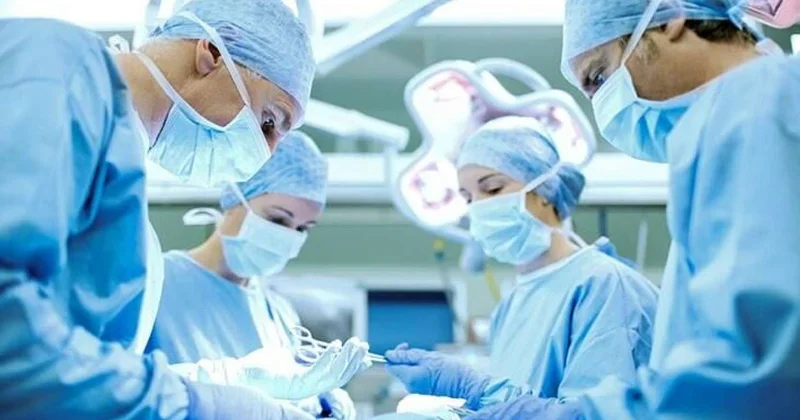 Azərbaycanda İLK: Xəstəyə eyni anda ürək damar və böyrək köçürüldü