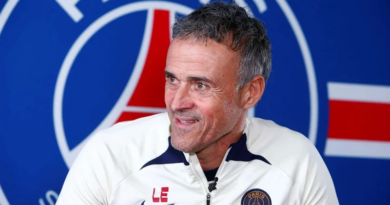 PSJ müqaviləsinin müddətinin uzadılması üçün baş məşqçisi ilə danışıqlara başlayıb