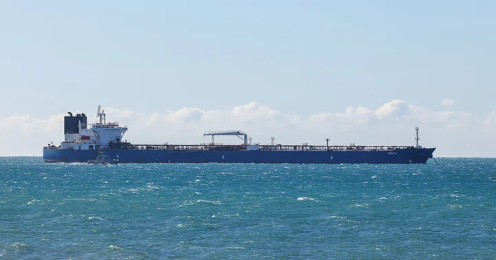 Во Франции освобожден капитан задержанного в море танкера Grinch