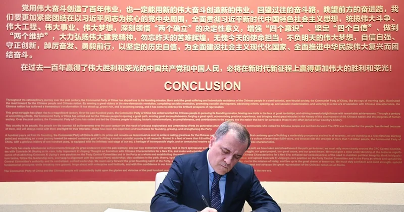 Ceyhun Bayramovdan Pekində simvolik ziyarət: Qonaq Kitabına bu sözləri yazdı