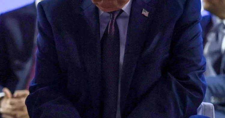 Tramp əlindəki göyərmələrdən danışdı: 5 saat yatıram...