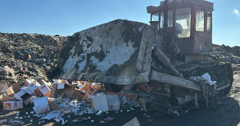 В Азербайджане уничтожили иранские кондитерские изделия Minval Politika