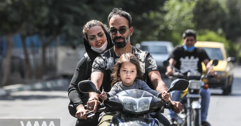 İranda qadınlara motosiklet sürməyə icazə verilib