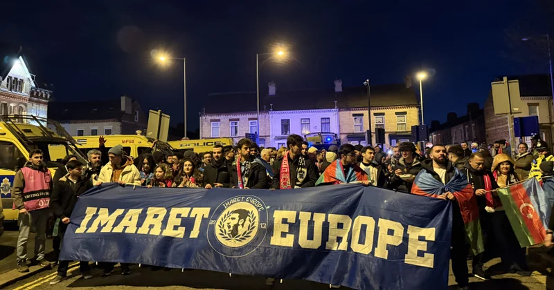 “Enfild” stadionunun qarşısında “Qarabağ”a dəstək FOTOLAR