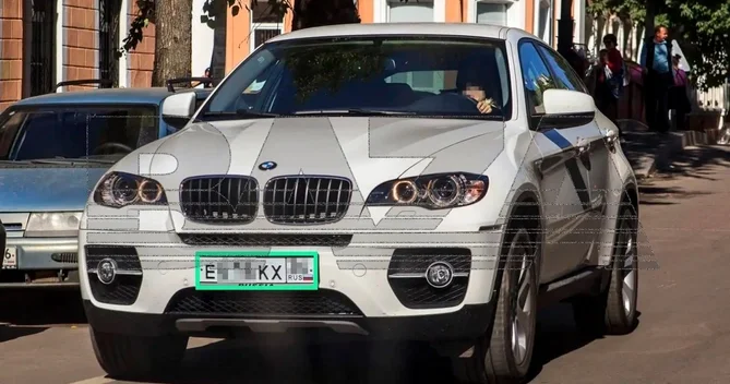 Rusiya qubernatorunun həyat yoldaşı BMW X6 ilə qaydaları pozdu, 19 cərimə gəldi