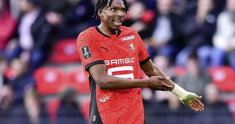 Avropanın aparıcı klubları fransalı futbolçu ilə maraqlanırlar