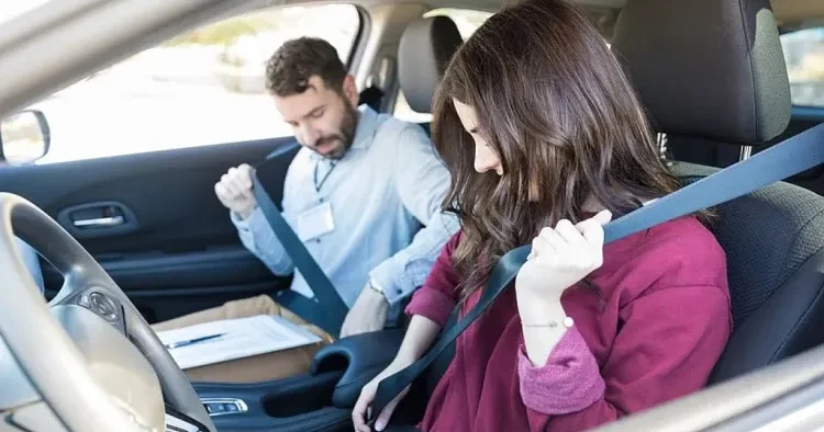 Təhlükəsizlik kəməri qəza anında bədənin zədələnmə riskini 2 3 dəfə azaldır Travmatoloq