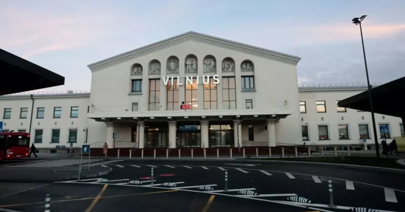 Аэропорт Вильнюса трижды закрывался из за метеозондов из Беларуси