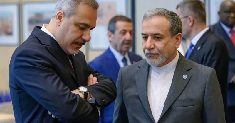 Фидан и Арагчи обсудили напряженность в регионе