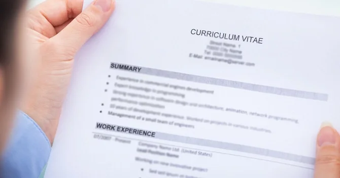 Məşhur müğənninin CV si ortaya çıxdı: Məni işə götürməsəniz...