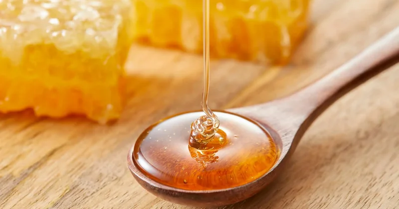 Bir qaşıq balın möcüzəvi FAYDALARI