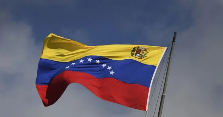 Венесуэла намерена урегулировать разногласия с США через политические и дипломатические каналы