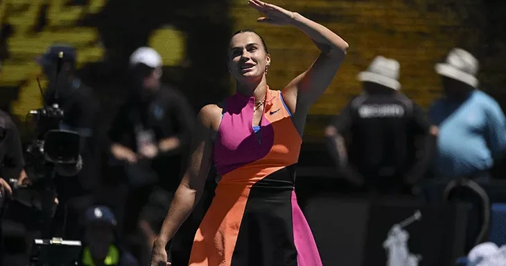 45 dərəcə isti Avstraliyada tennis turnirində xaosa səbəb oldu