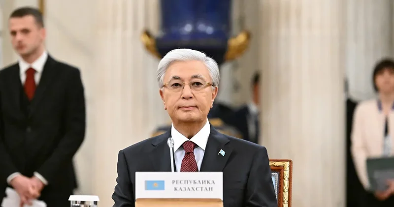 Tokayev: Qonşu ölkə Qazaxıstan bankı vasitəsilə 14 milyard dollar çıxarıb