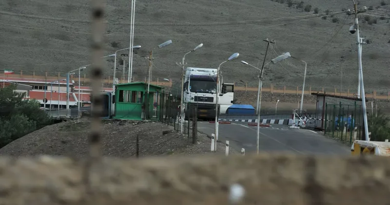 Иран строит на границе с Азербайджаном таможенный пункт