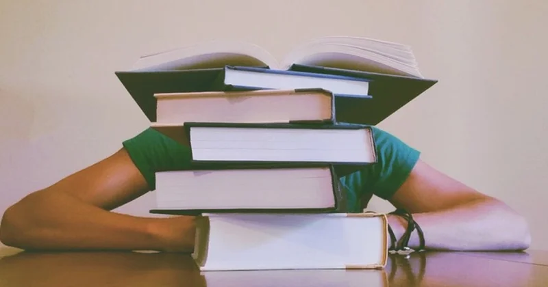 Депутат предложил оцифровать учебники. Нужно ли? мнение эксперта