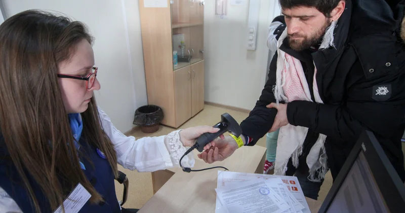 Qırğızıstan miqrant ailələrinə icbari tibbi sığorta polislərinin verilməməsi ilə bağlı Rusiyanı Avrasiya İqtisadi Birliyi (AİB) məhkəməsinə verib