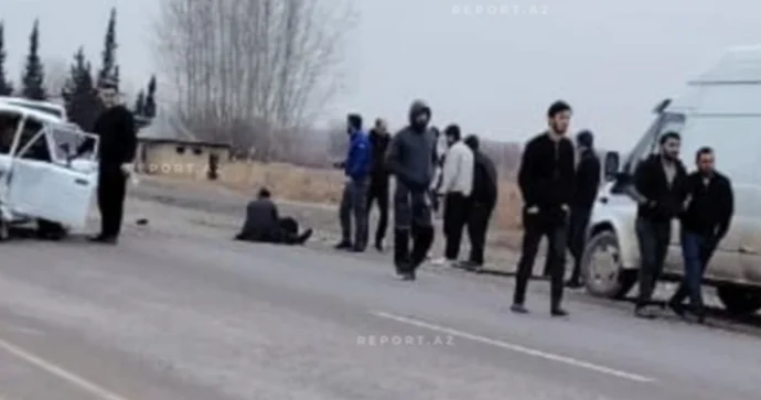 Salyanda iki avtomobil toqquşdu FOTO YENİLƏNİB