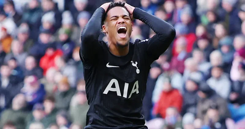 Tottenhem in iki hücumçusu Ayntraxt la oyun ərəfəsində qəzaya düşüb