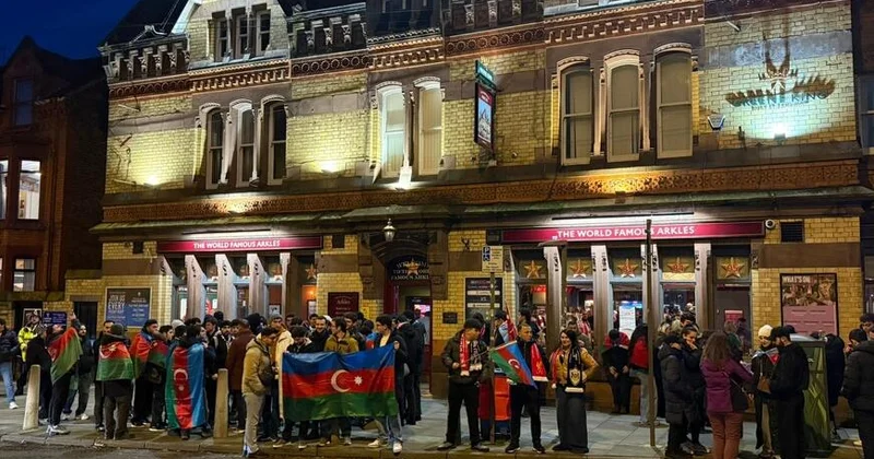 “Qarabağ” azarkeşlərinin Liverpuldakı coşqusu VİDEO