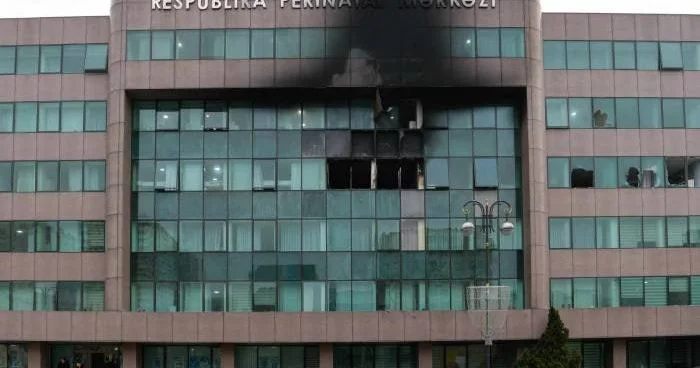 Perinatal Mərkəzdəki yanğınla bağlı SENSASİON İDDİA “Klinki Tibbi Mərkəzdə körpələrə yardım göstərilməyib”