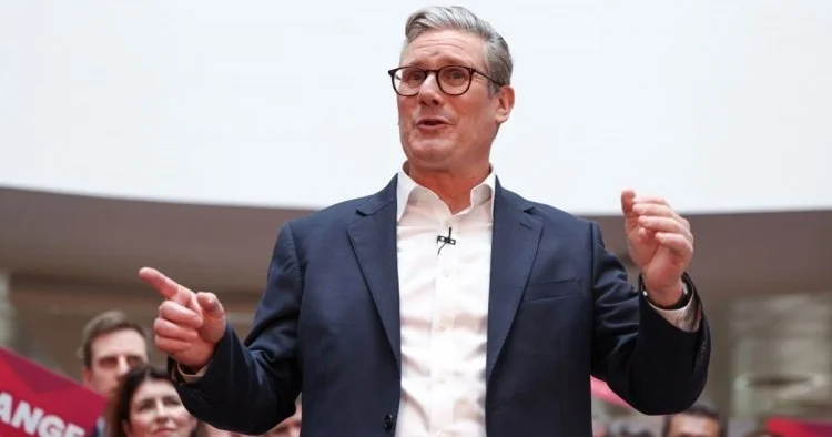 Böyük Britaniyanın Baş naziri Starmer Çin səfərinə başladı