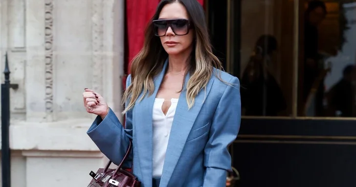 Виктория Бекхэм впервые после скандала одна вышла на публику