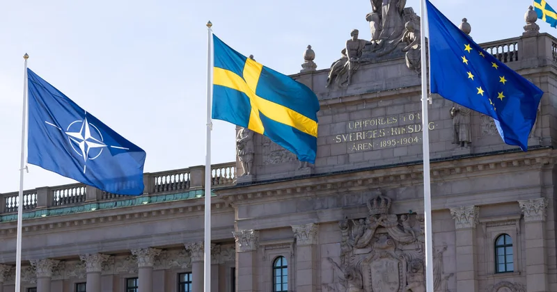 Швеция обсуждает размещение в стране ядерного оружия этих двух стран