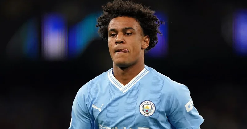 Norveçli futbolçu Premyer Liqada klubunu dəyişəcək