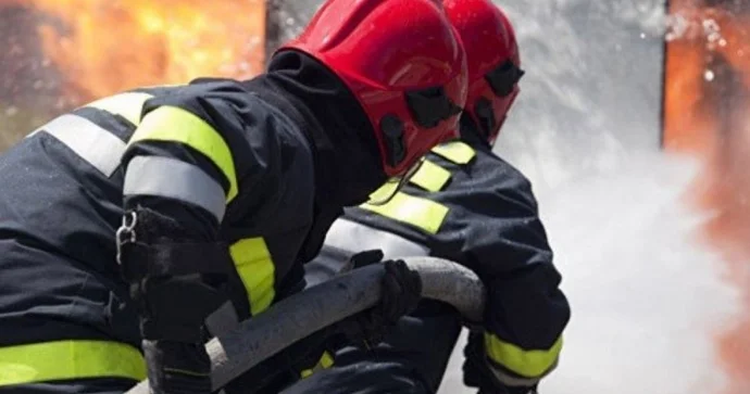 Bakıda dördotaqlı ev yandı