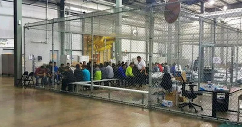 Задержанных в США россиянок отправили к мигрантам