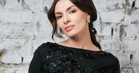 Evli iş adamı ilə eşq yaşayan və hazırda ektrasens olan MÜĞƏNNİNİN HEKAYƏSİ