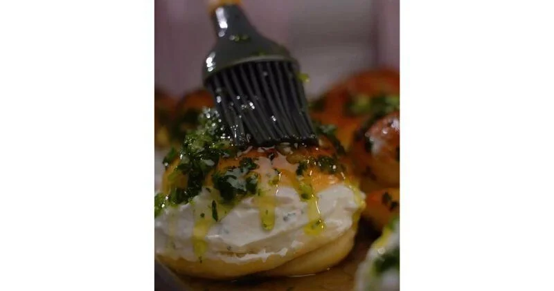 Рецепт чесночного хлеба от блогера Нармин ВИДЕО