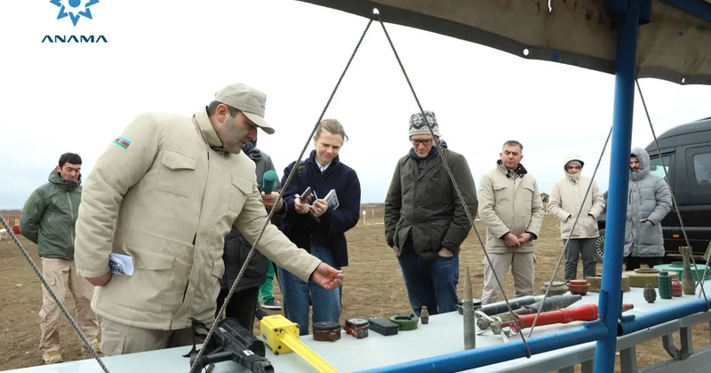 Xarici media nümayəndələri minatəmizləmə əməliyyatında FOTO