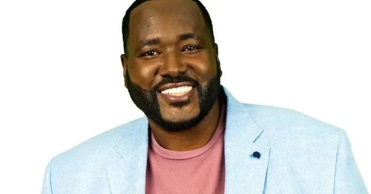 Evində yıxılan aktyorun vəziyyəti kritikdir