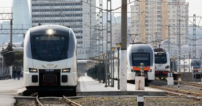 Dəmir yollarının mühafizə zonalarında qanunsuz tikililərlə bağlı YENİ AÇIQLAMA