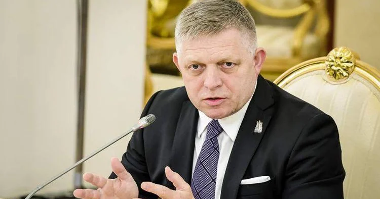 Fitso Trampın ruhi sağlamlığından narahatdır “O, təhlükəlidir”